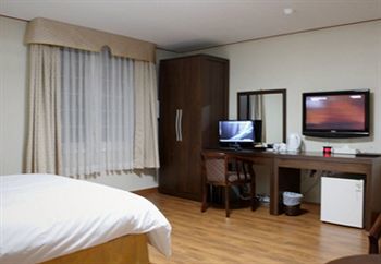 Yes Hotel Gumi Екстериор снимка