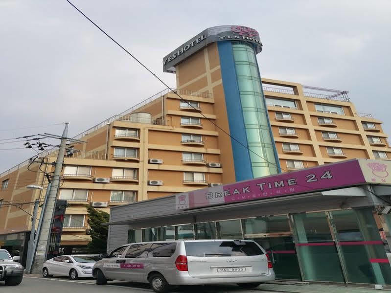 Yes Hotel Gumi Екстериор снимка