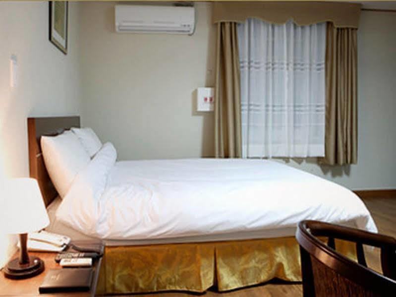 Yes Hotel Gumi Екстериор снимка